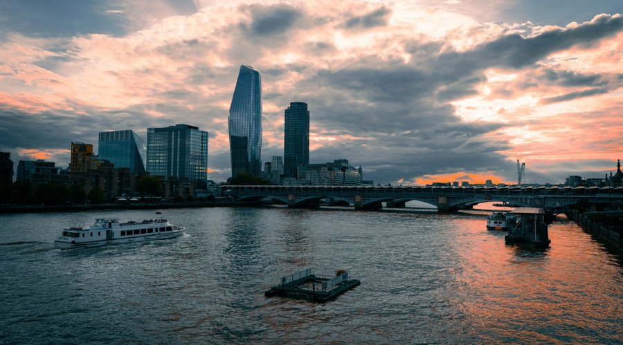 港股开盘 | 恒指高开0.29% 科网股活跃 阿里巴巴(09988)涨超2%